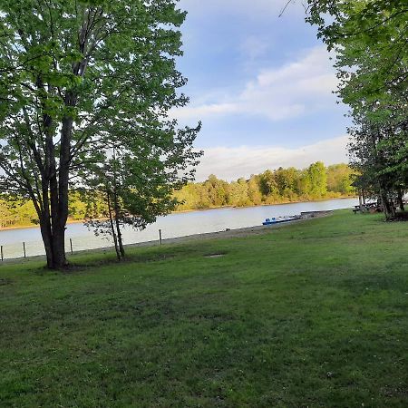 Lakefront Hideaway Resort Kawartha Lakes Ngoại thất bức ảnh