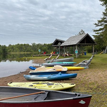 Lakefront Hideaway Resort Kawartha Lakes Ngoại thất bức ảnh
