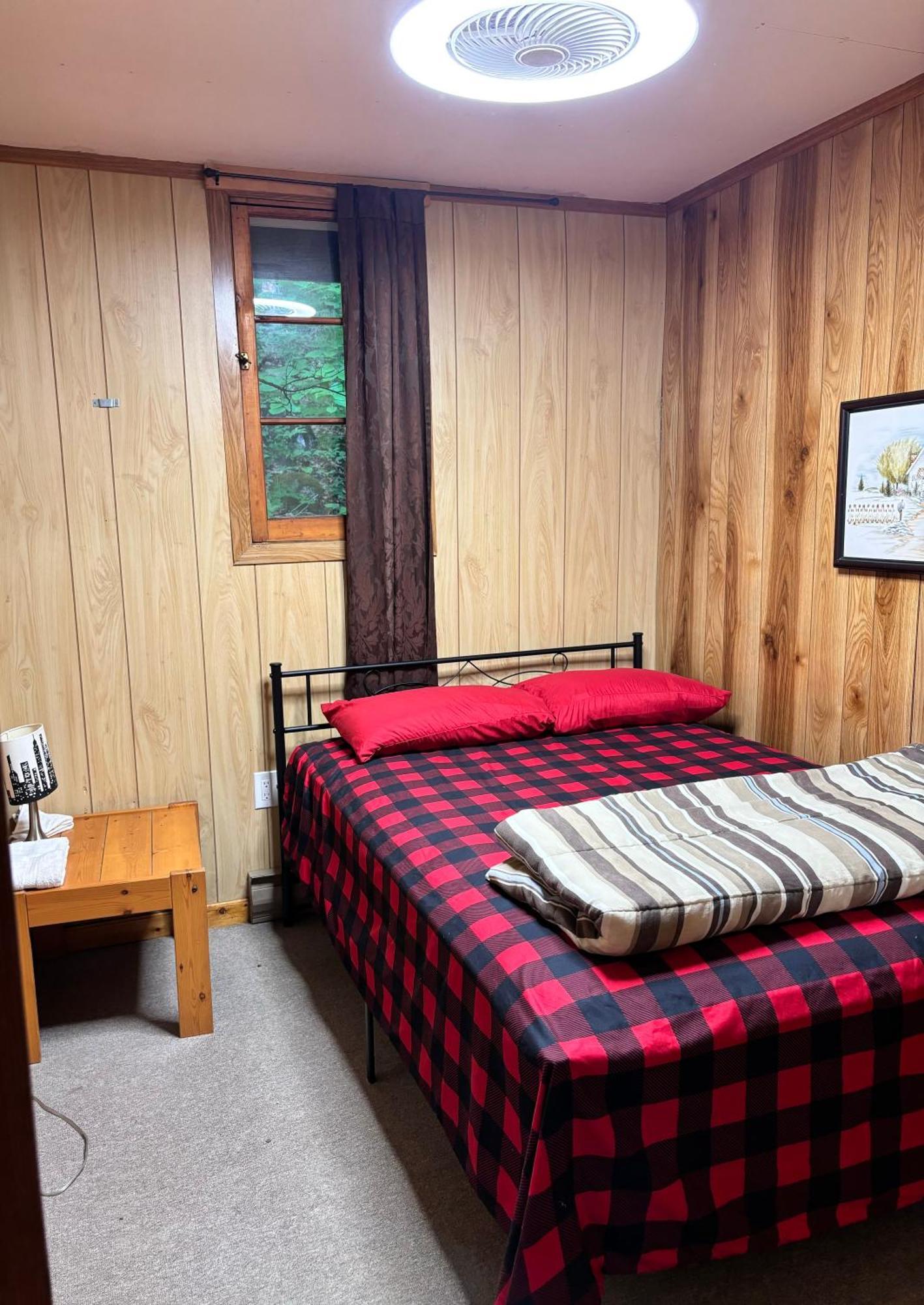 Lakefront Hideaway Resort Kawartha Lakes Phòng bức ảnh