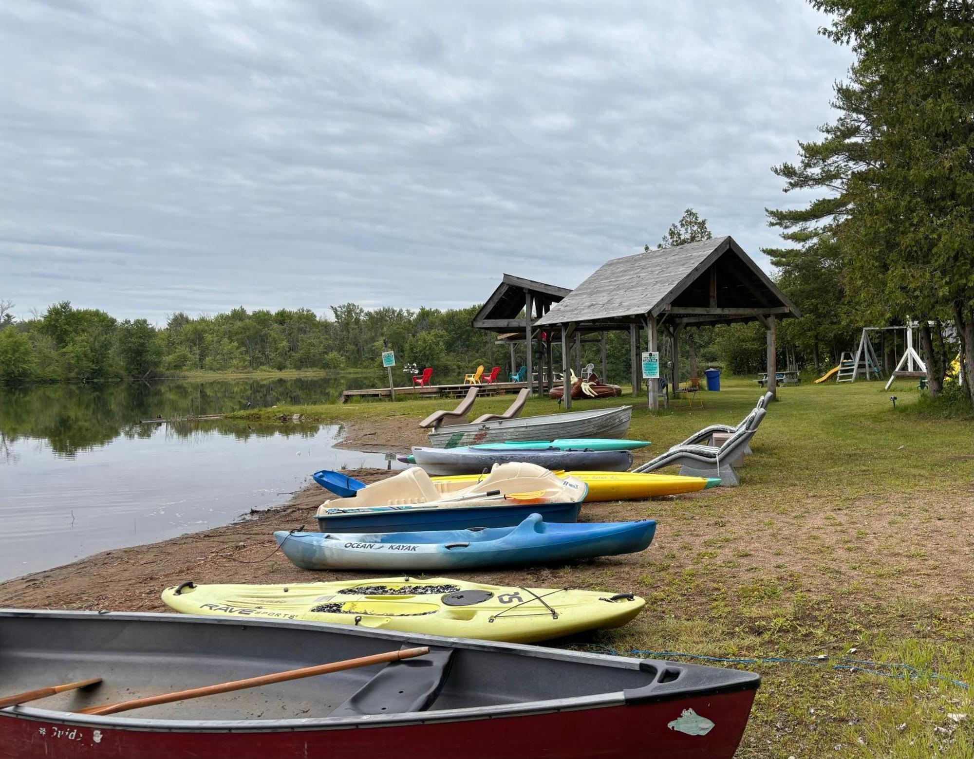 Lakefront Hideaway Resort Kawartha Lakes Ngoại thất bức ảnh
